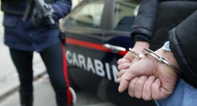 Noto, rubava nelle auto dei bagnanti di Vendicari, arrestato 43enne dai Carabinieri