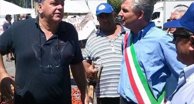 Sicilia: I Forconi distruggono centinaia di chili di pomodorino di Pachino falso