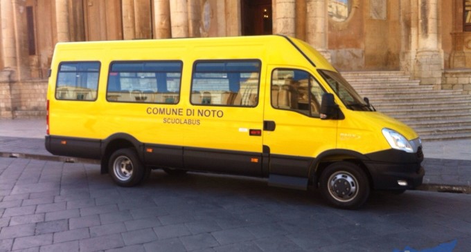 Noto, il comune acquista un nuovo scuolabus per gli studenti netini