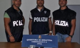 Avola, arrestati due giovani per detenzione ai fini dello spaccio di stupefacenti
