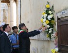 Rosolini. Il sindaco Calvo depone una corona di fiori all’ossario del cimitero comunale