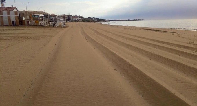 Noto. Ripulita la spiaggia, dal 1 luglio verranno attivati tutti i servizi per la zona balneare